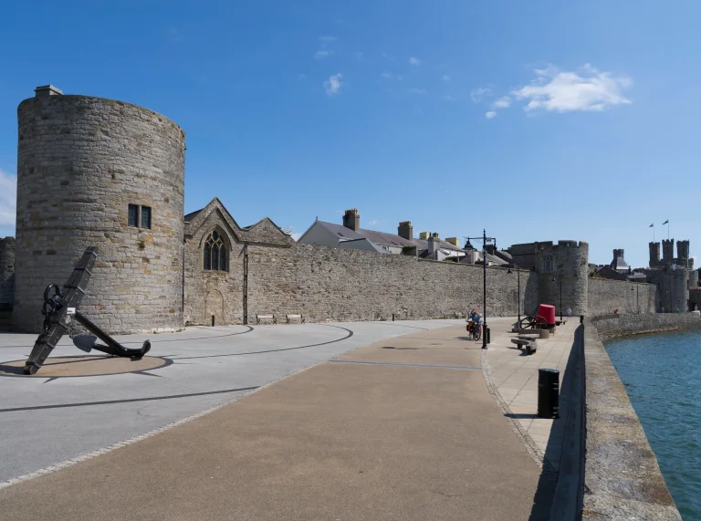 Muriau Tref Caernarfon