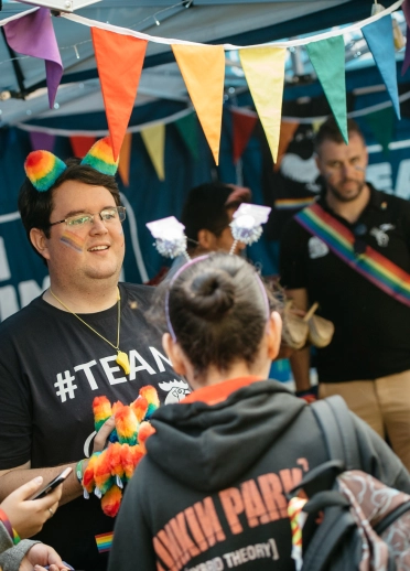 Stondin liwgar yn Pride Cymru