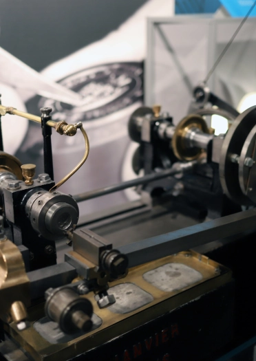 Peiriant gwneud arian yn the Royal Mint Experience