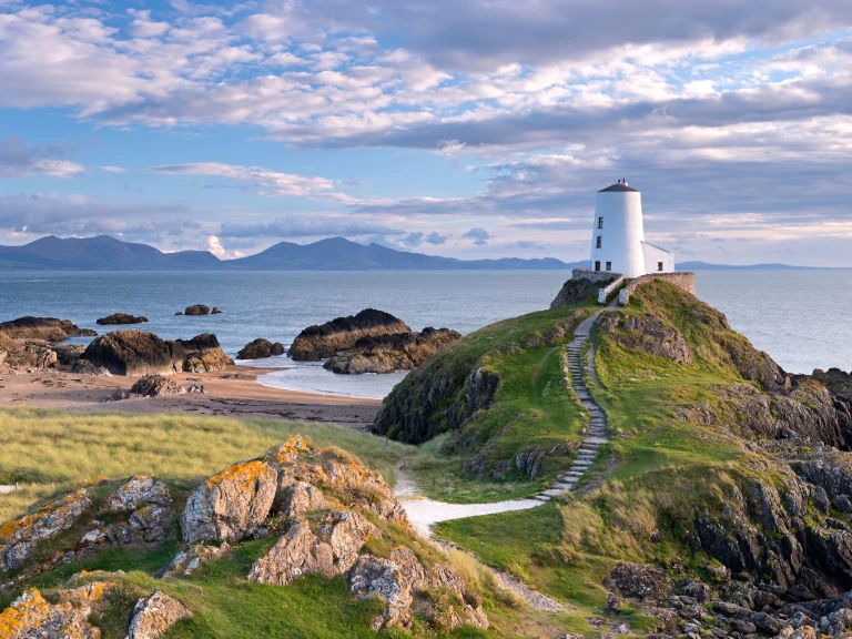 Goleudy ar Ynys Llanddwyn