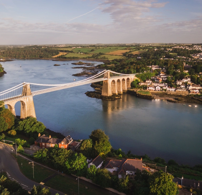 Pont y Borth oddi fry 