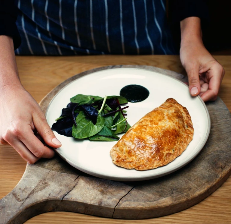 Ogis Cymreig ar blat