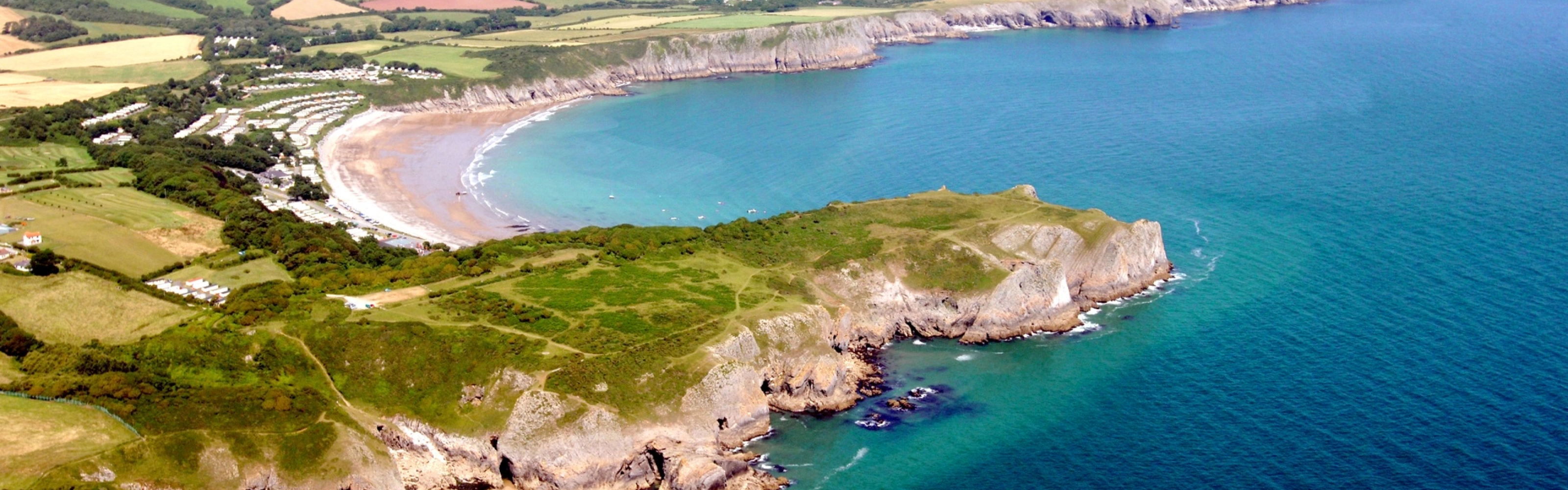 Darganfod Sir Benfro gyda’ch cyfaill pedair coes | Croeso Cymru