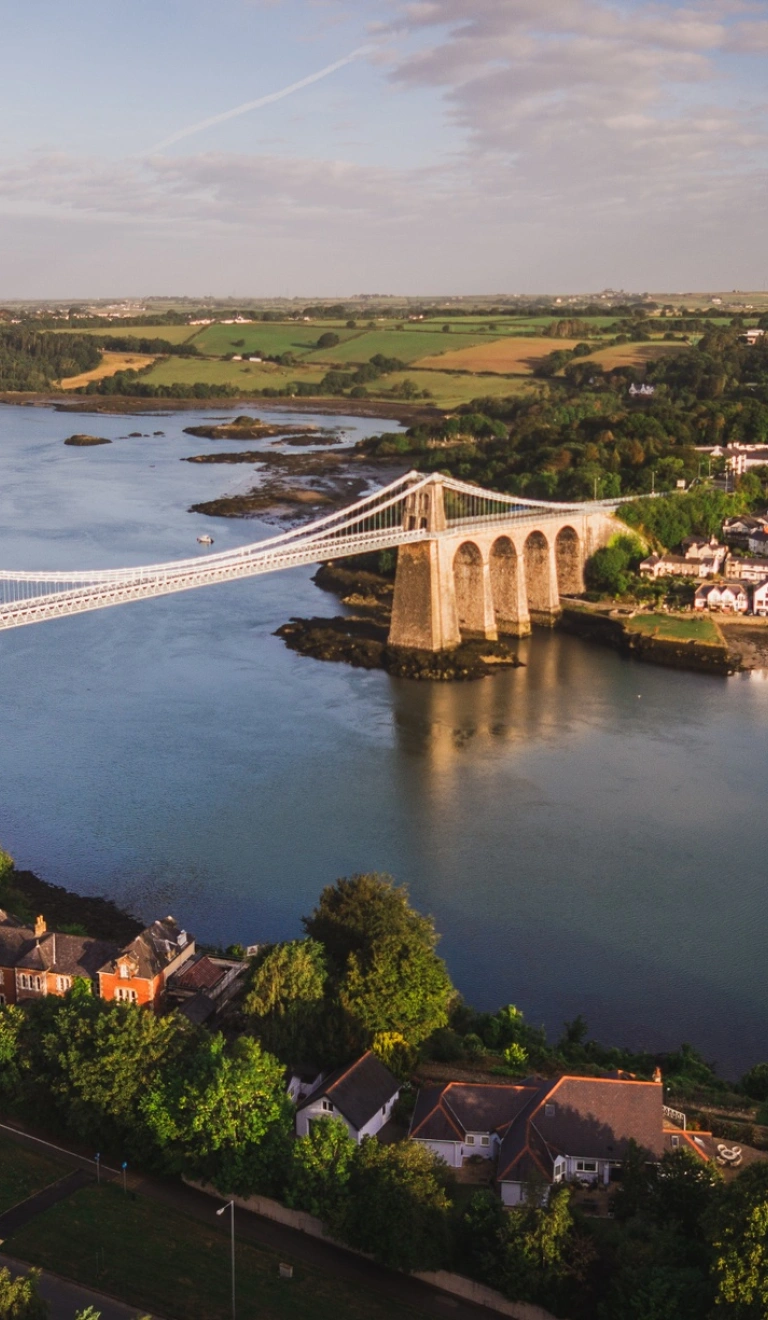 Pont y Borth oddi fry 